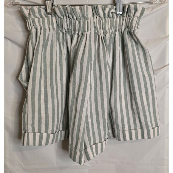 Shein Shorts Women's Size L Green White Stripes Elastic Ruffled Waist - Picture 3 of 7